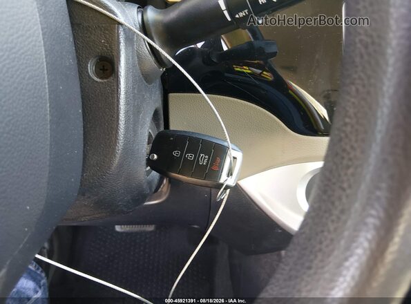 KNADM4A3XH6071072 2017 KIA RIO Black Вид панелі приладів