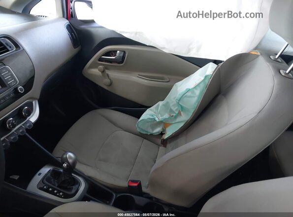 KNADM5A30H6006964 2017 KIA RIO Burgundy Widok wnętrza z przodu