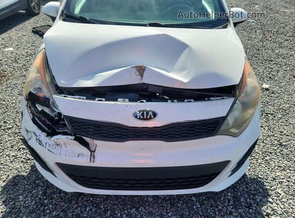 KNADM5A36H6007486 2017 KIA RIO Белый Вид задней части салона