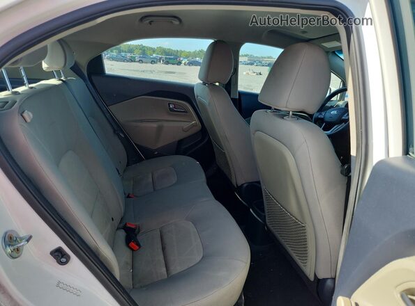 KNADM5A36H6007486 2017 KIA RIO Белый Вид задних сидений
