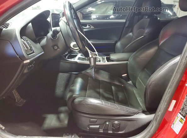 KNAE55LC9J6023329 2018 KIA STINGER Красный Вид салона спереди