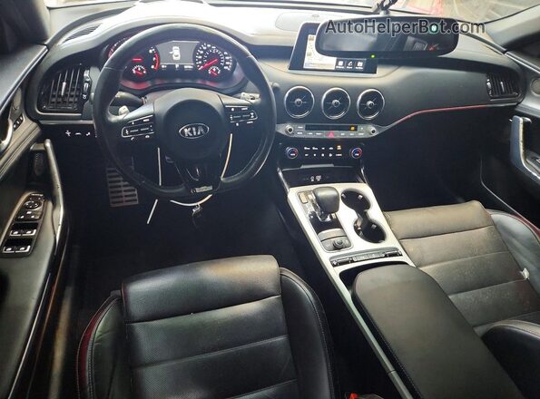 KNAE55LCXJ6011626 2018 KIA STINGER Two Tone Dashboard view