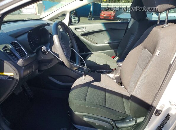 KNAFK5A82J5773818 2018 KIA FORTE Silver Widok wnętrza z przodu