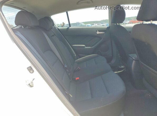 KNAFK5A83J5773536 2018 KIA FORTE White Widok tylnych siedzeń