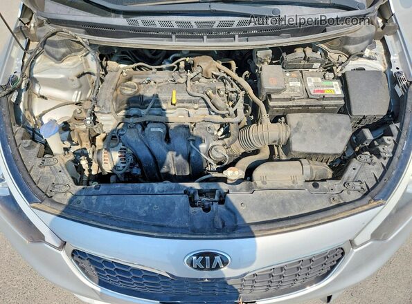 KNAFK5A85G5651026 2016 KIA FORTE Silver Rear interior view