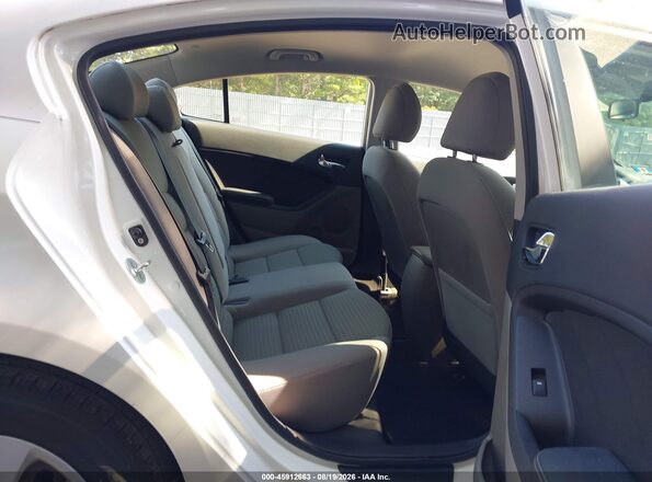 KNAFX4A60G5541981 2016 KIA FORTE White Vista de la etiqueta del VIN
