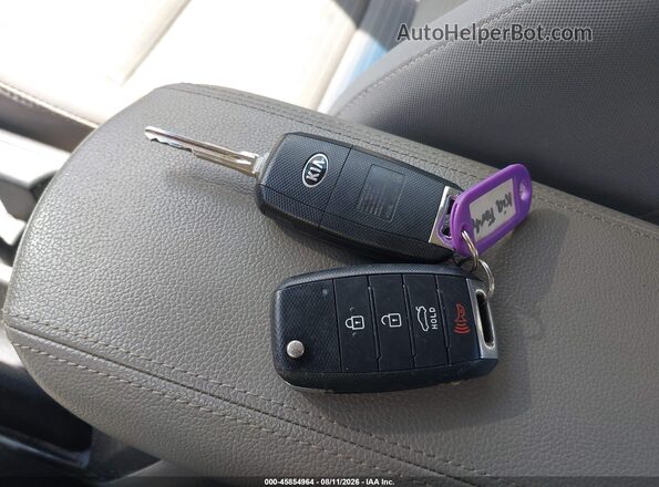 KNAFX4A60G5592574 2016 KIA FORTE Белый Вид панели приборов