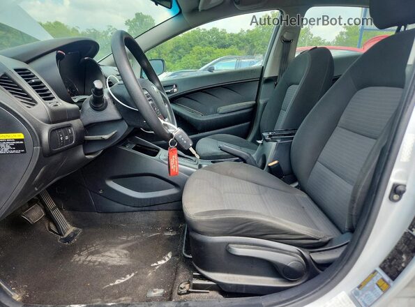 KNAFX4A65G5446252 2016 KIA FORTE Silver წინა სალონის ხედი