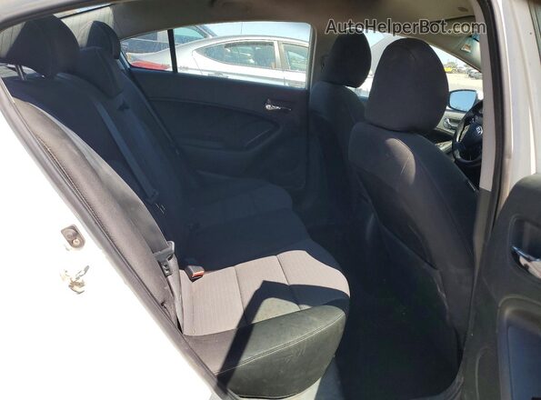 KNAFX4A67G5444356 2016 KIA FORTE White Vista interior trasera