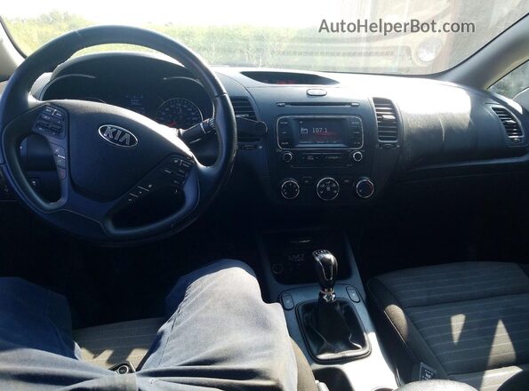 KNAFX4A87G5472353 2016 KIA FORTE White Vista del salpicadero