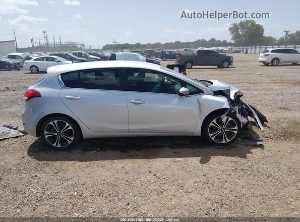 KNAFX5A82G5546879 2016 KIA FORTE Silver Вид задньої частини салону