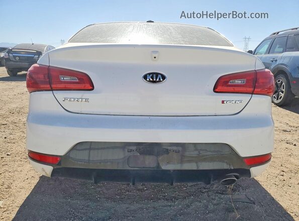 KNAFX6A87G5659037 2016 KIA FORTE White Հետևի տեսք