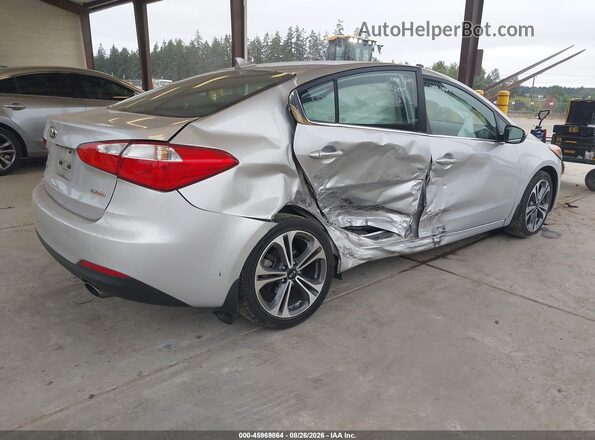 KNAFZ4A86G5464755 2016 KIA FORTE White Tył prawy