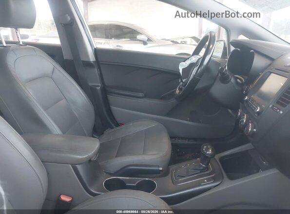 KNAFZ4A86G5464755 2016 KIA FORTE White Widok wnętrza z przodu