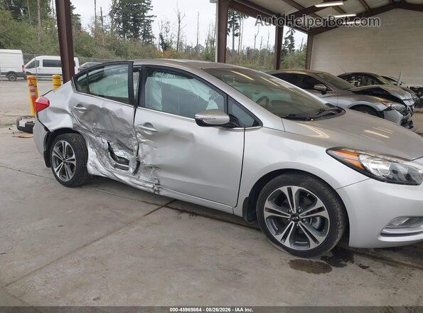 KNAFZ4A86G5464755 2016 KIA FORTE White Widok z przodu