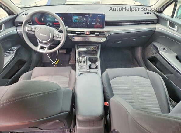 KNAG24J75S5346737 2025 KIA K5 Gray Vista del salpicadero