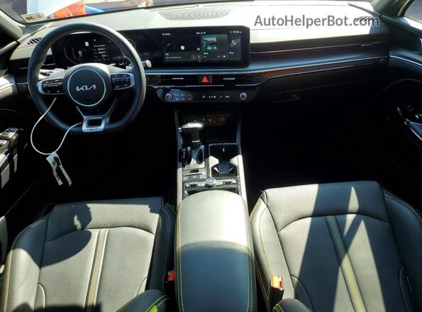 KNAG44J84S5341001 2025 KIA K5 White Dashboard view