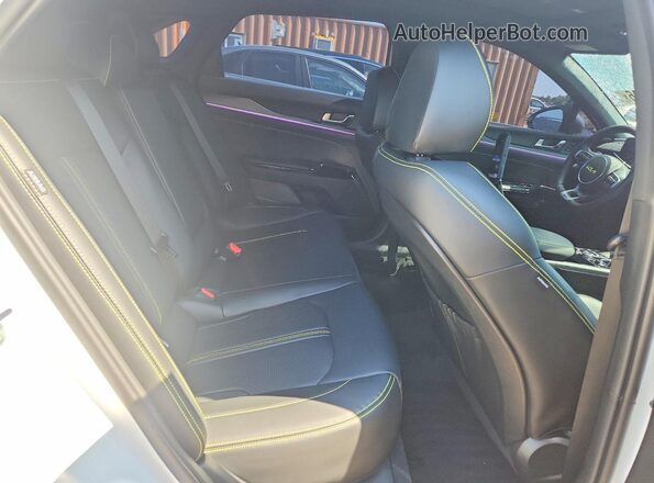 KNAG44J87T5397872 2026 KIA K5 White Вид задніх сидінь