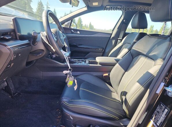 KNAG44J8XT5405771 2026 KIA K5 Black Widok wnętrza z przodu
