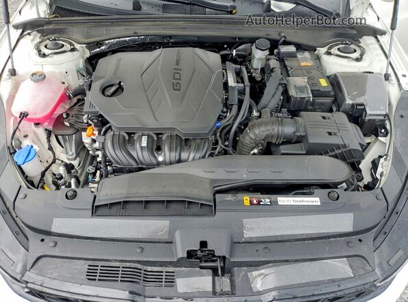 KNAG64J70T5429949 2026 KIA K5 White უკანა სალონის ხედი