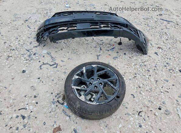 KNAG64J70T5459260 2026 KIA K5 Black Widok komory silnika