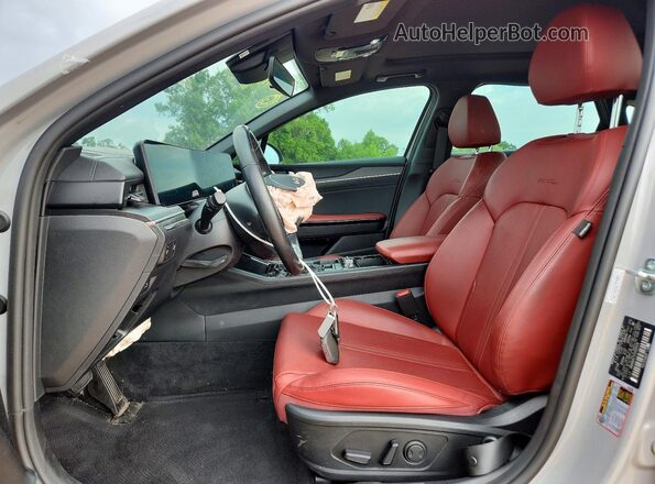 KNAG64J72S5311576 2025 KIA K5 Gray წინა სალონის ხედი