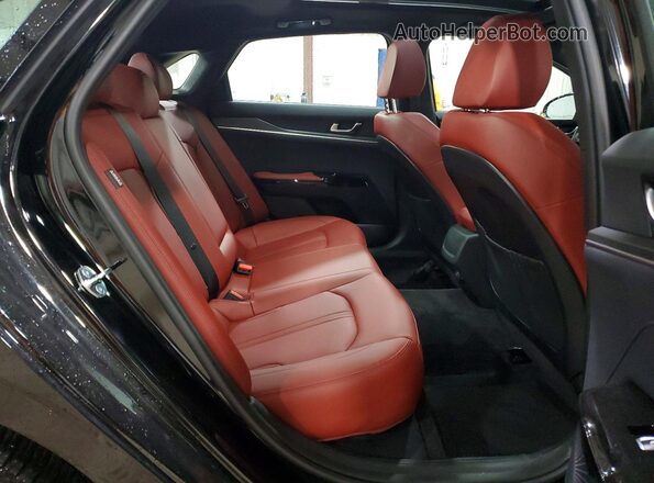 KNAG64J73T5451685 2026 KIA K5 Black Widok tylnych siedzeń
