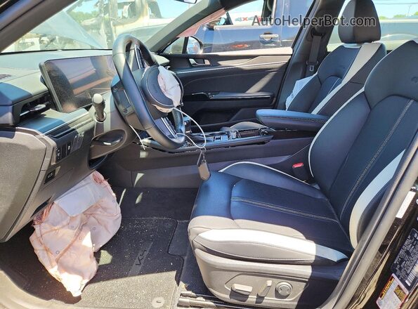 KNAG64J75T5457312 2026 KIA K5 Black Front interior view