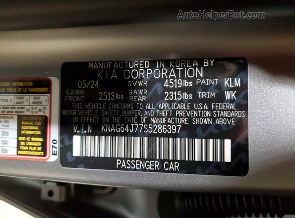 KNAG64J77S5286397 2025 KIA K5 Silver VIN კოდის სტიკერის ხედი
