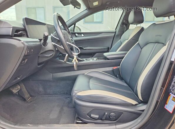 KNAG64J77S5288666 2025 KIA K5 Black Vista interior de 360 grados