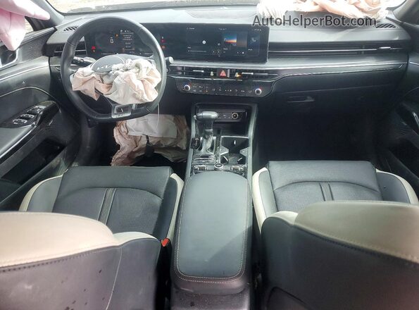KNAG64J79S5283548 2025 KIA K5 Gray Առջևի վահանակի տեսք