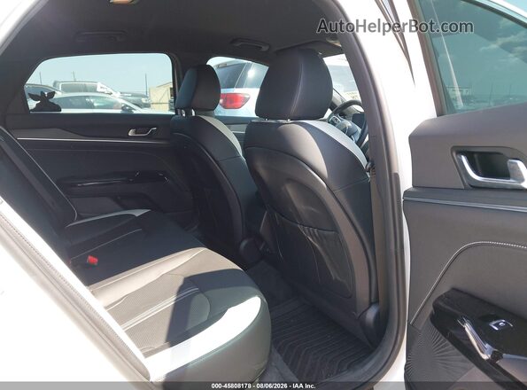 KNAG64J79S5294792 2025 KIA K5 White Widok naklejki z numerem VIN