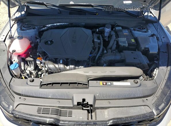 KNAG64J7XS5385201 2025 KIA K5 Silver Вид задньої частини салону