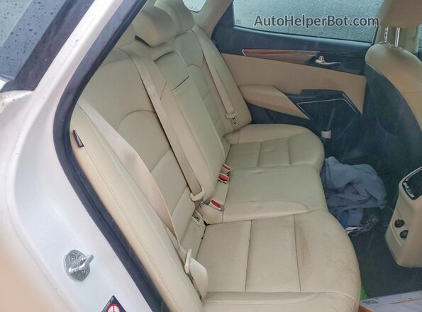 KNALC4J10K5173152 2019 KIA CADENZA White Rear seats view