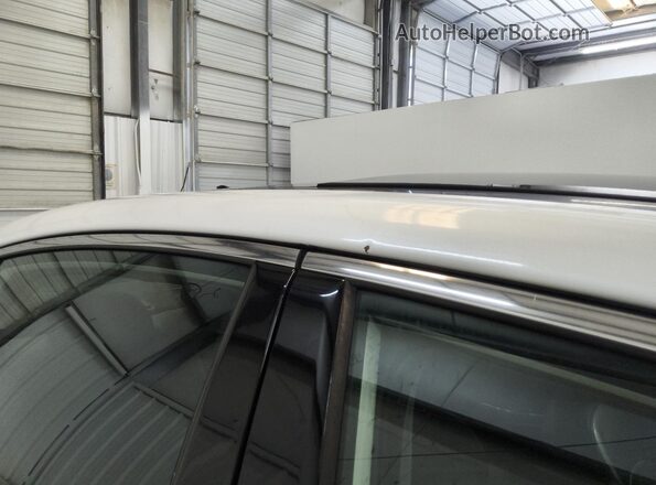 KNALC4J19H5082101 2017 KIA CADENZA White 