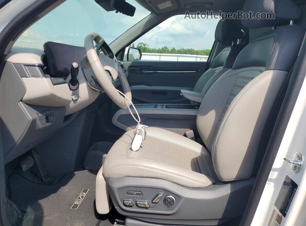 KNDADFS56R6028237 2024 KIA EV9 White წინა სალონის ხედი