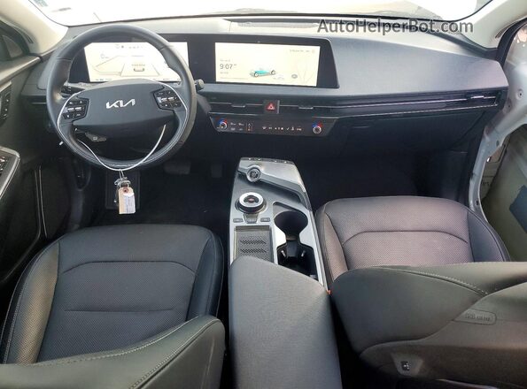 KNDC34LA2R5216125 2024 KIA EV6 White Dashboard view