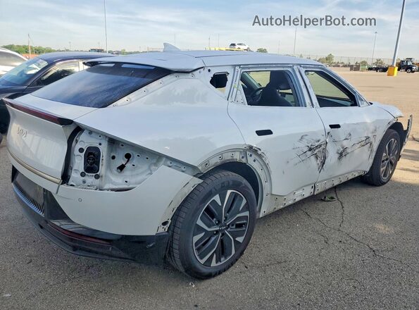 KNDC34LA2R5216125 2024 KIA EV6 White Rear right