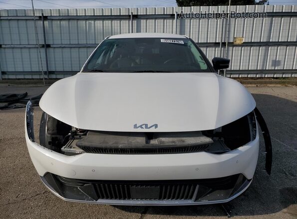 KNDC34LA2R5216125 2024 KIA EV6 White 