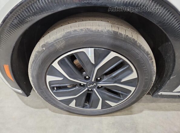 KNDC34LA7P5606358 2023 KIA EV6 Бежевый 
