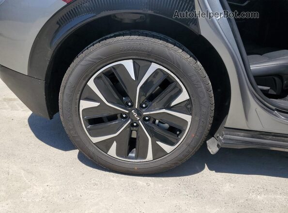 KNDC34LA9P5150430 2023 KIA EV6 Silver Vista interior de 360 grados