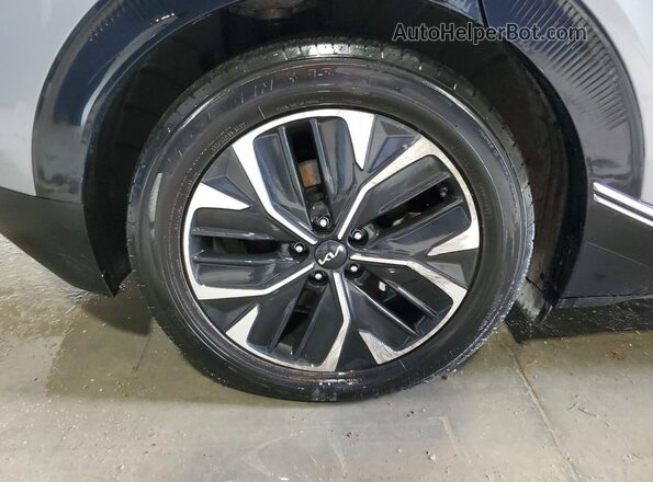 KNDC34LAXR5198697 2024 KIA EV6 Silver 