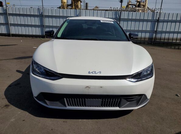KNDC34LB3R5180695 2024 KIA EV6 White Front view