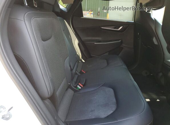 KNDC34LB9R5622458 2024 KIA EV6 White უკანა სალონის ხედი