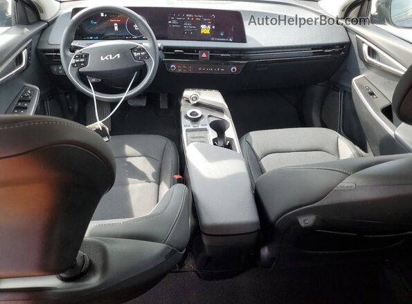 KNDC3DLC0R5212785 2024 KIA EV6 Blue Առջևի վահանակի տեսք