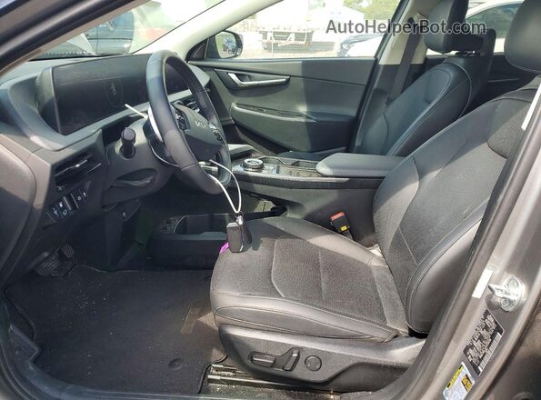 KNDC3DLC2P5119456 2023 KIA EV6 Gray Vista interior delantera