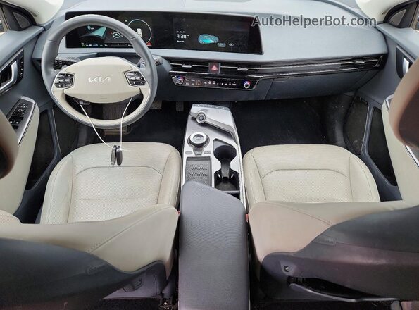 KNDC3DLC5N5030610 2022 KIA EV6 Blue Dashboard view