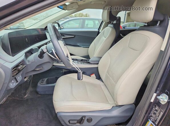 KNDC3DLC5N5030610 2022 KIA EV6 Blue Front interior view