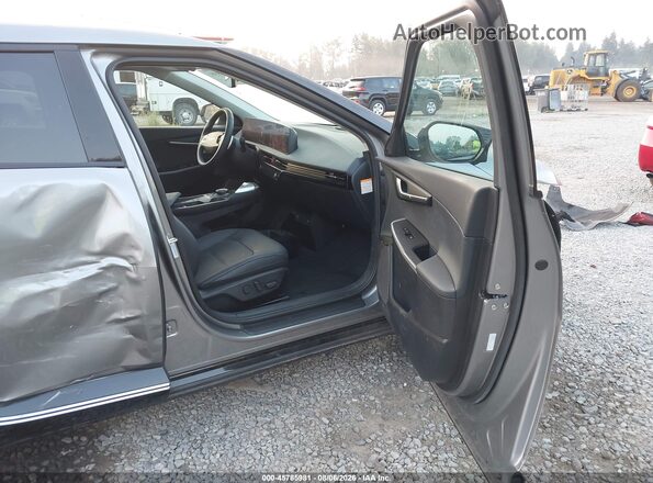 KNDC3DLC9R5220075 2024 KIA EV6 Серебряный Вид салона спереди