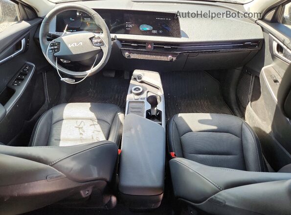KNDC3DLCXR5215516 2024 KIA EV6 Gray Vista del salpicadero